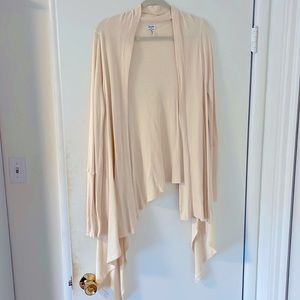 M/L Splendid Cozy Cream Sweater